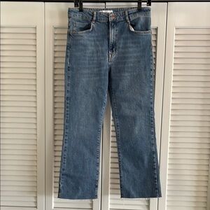 Zara Mid Rise Jeans Women’s Stretch Denim Raw Hem Mid Blue 6147/121/427 Size 10